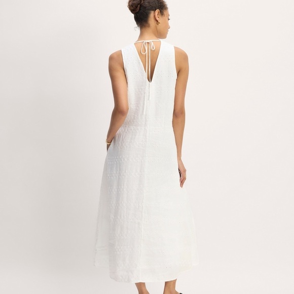 Everlane The Linen Eyelet Maxi Dress - Picture 5 of 9